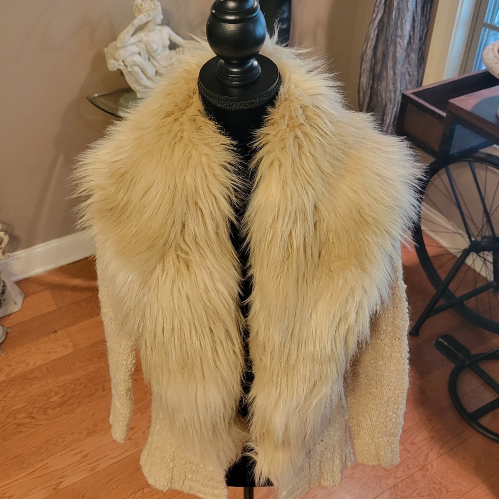 Guess Faux Fur Collar Sweater Cardigan  in xxs - Picture 10 of 12